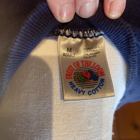 Retro sweatshirt/uniform from Sun country Airlines based out of MPLS - Picture 3 of 4